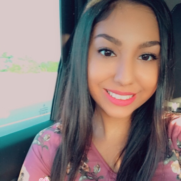 Profile Picture of Jocelyn Aldape (@jocelyn0326) on Poshmark