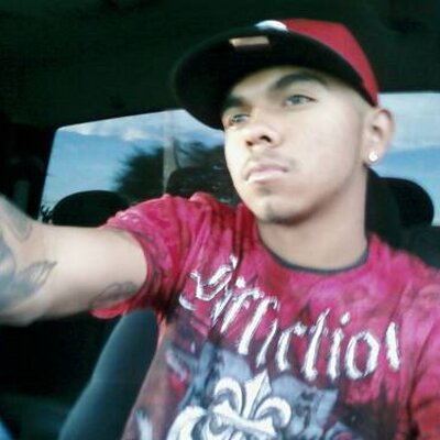 Profile Picture of Robert Pando (@blacksilverad01) on Twitter