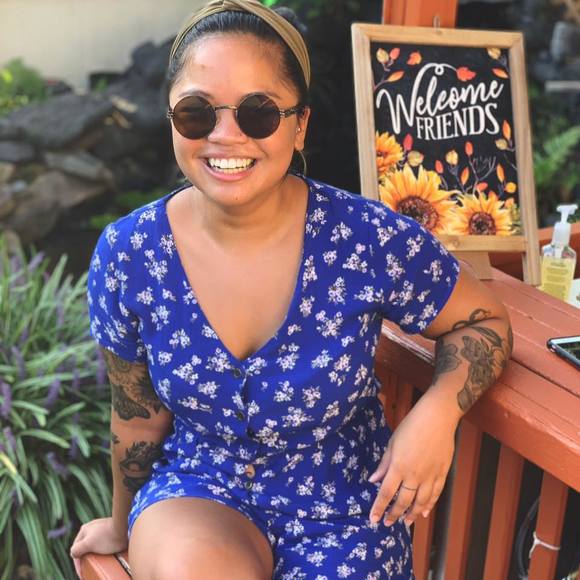 Profile Picture of Angeli 'nikki' Mapili (@angelinikole) on Poshmark