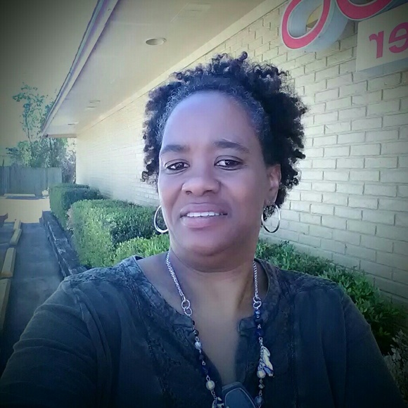 Shauntee Pinkney - Poshmark Profile Picture of Shauntee Pinkney (@shaunteepinkney) on Poshmark