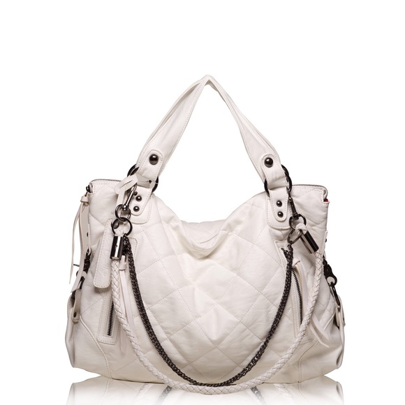 Profile Picture of Agathe Planchon (@authenticbags11) on Poshmark