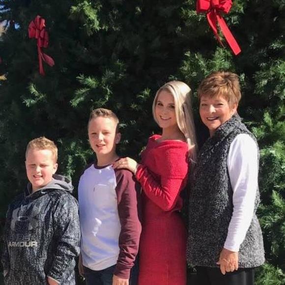 Profile Picture of Bobbie cochran Poe (@bobbie9125) on Poshmark