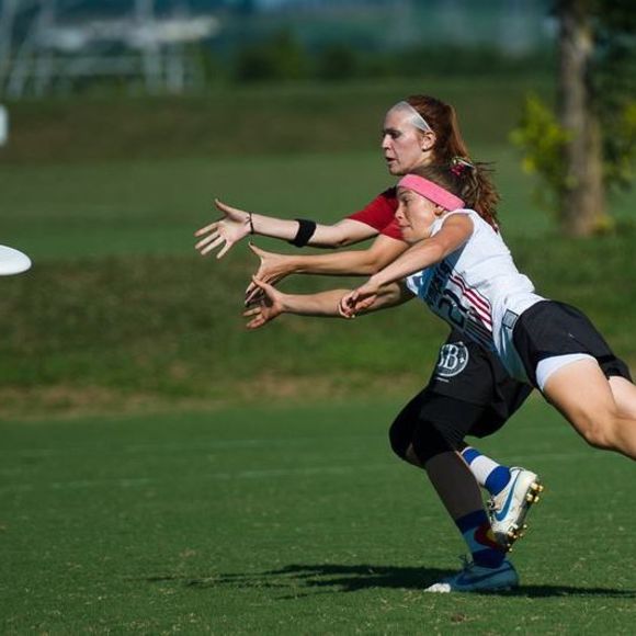 Profile Picture of Amanda Dobbyn (@amandadobbyn) on Poshmark