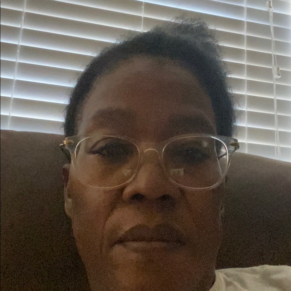 Profile Picture of Luvella Williams (@luvellawilliams) on Poshmark