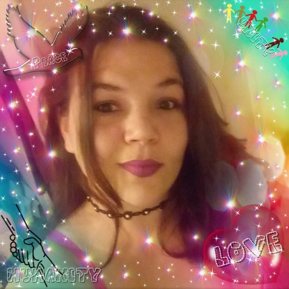 Profile Picture of Lacrisha Moore (@moorelacrisha4) on Poshmark