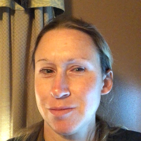 Profile Picture of Heather Matesich (@hmatesich) on Poshmark