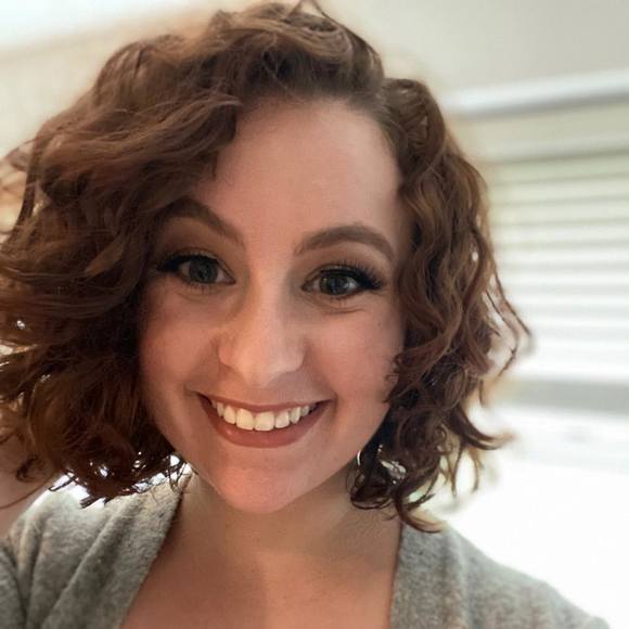 Profile Picture of Allison Kubit (@akubit1) on Poshmark