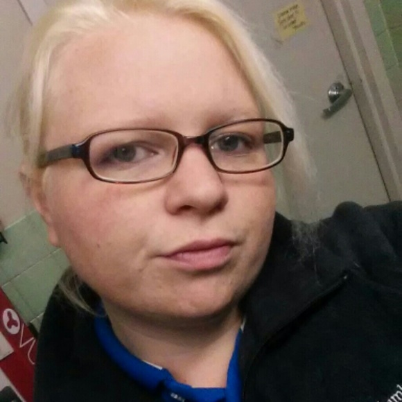 Profile Picture of Brittany Bandinelli (@brittany71087) on Poshmark