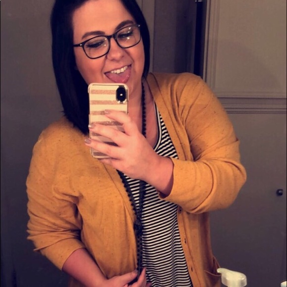 Profile Picture of Kayla Humberson (@kmarie0412) on Poshmark