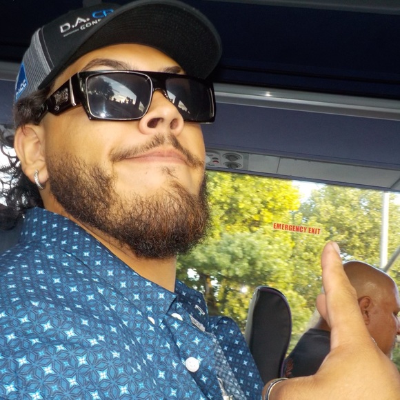 Profile Picture of Jonathan Vargas (@jonvars77) on Poshmark