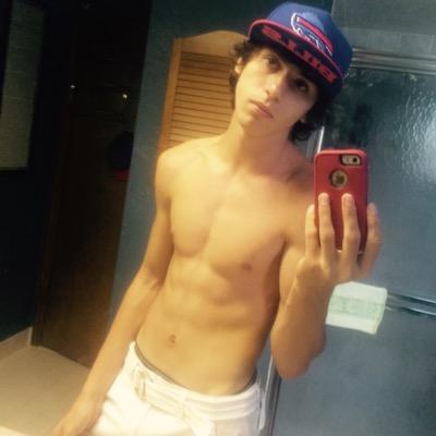 Profile Picture of Zachary Meredith (@MeredithZachay) on Twitter