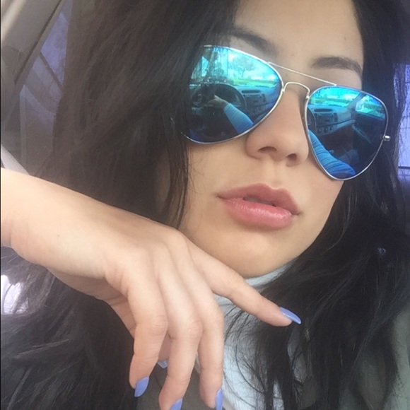 Profile Picture of Maritsa Ramirez (@mmariee19) on Poshmark