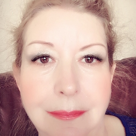 Millie Ovares - Poshmark Profile Picture of Millie Ovares (@milovares) on Poshmark