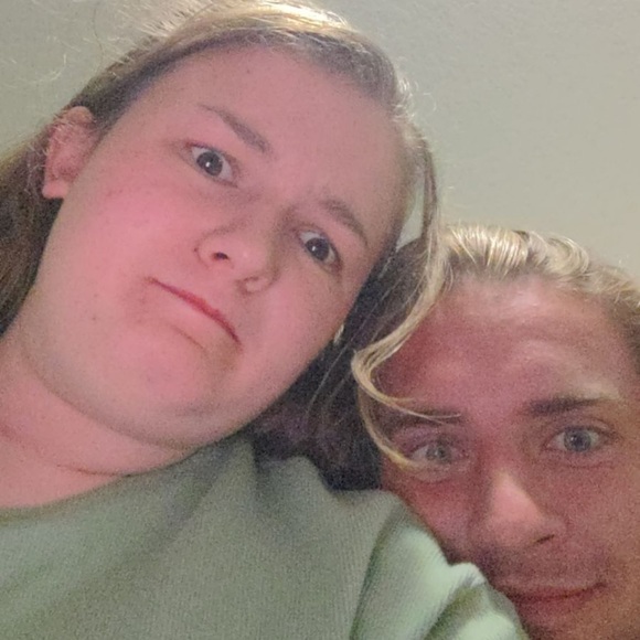 Profile Picture of Anika Larson (@anikatl) on Poshmark