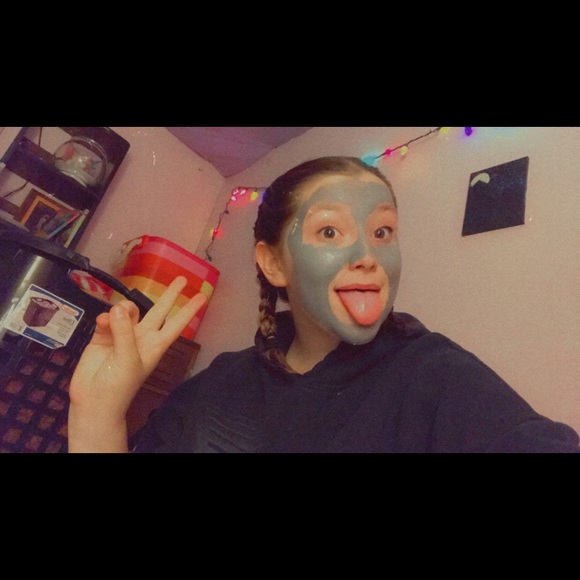 Jaiden Loeber - Poshmark Profile Picture of Jaiden Loeber (@jaidenloeber) on Poshmark