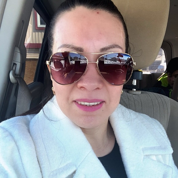 Profile Picture of Patty Jimenez (@pattyjimenez580) on Poshmark