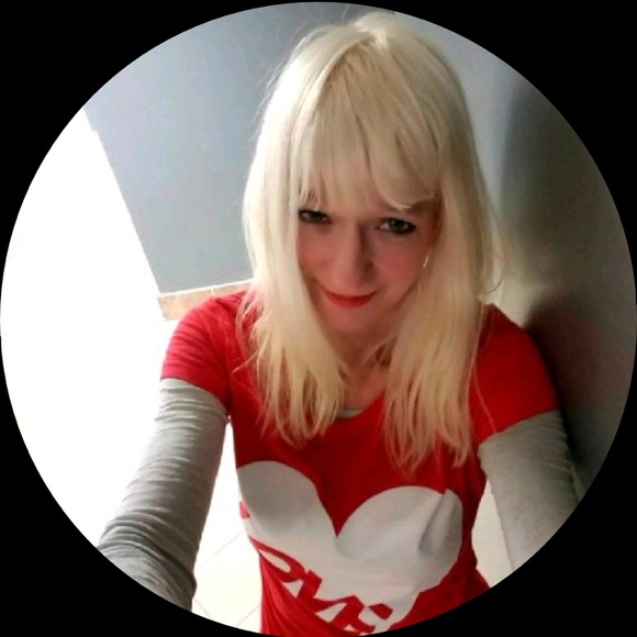 Profile Picture of Beverly Fore (@beverly_4) on Poshmark