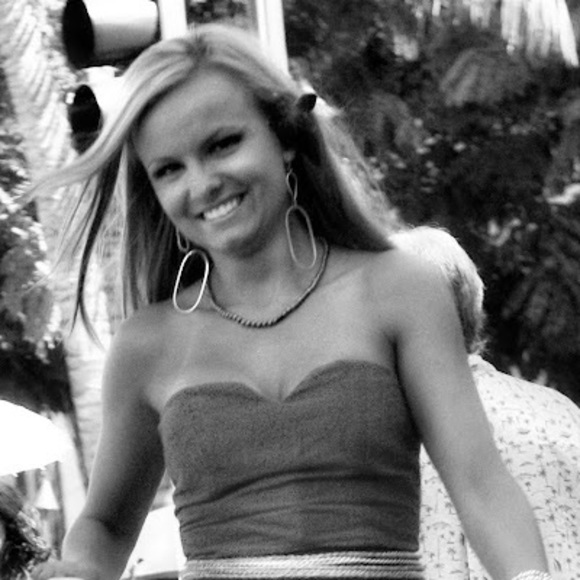 Profile Picture of Olimpia Pietraszewski (@opietraszewski) on Poshmark