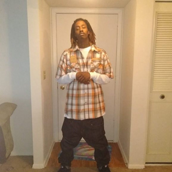 Profile Picture of Corey Beard (@must007) on Poshmark