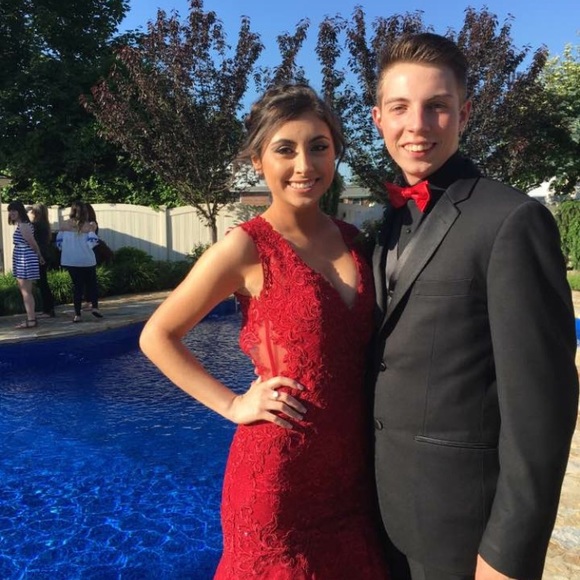 Profile Picture of Jj Wolek (@jwf1998) on Poshmark