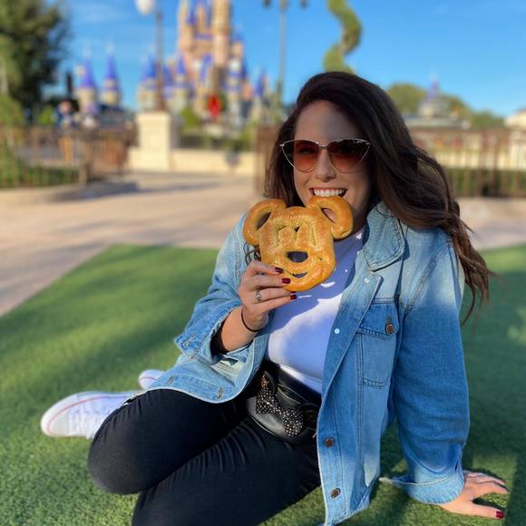 Samantha Knapczyk - Poshmark Profile Picture of Samantha Knapczyk (@saknapc) on Poshmark