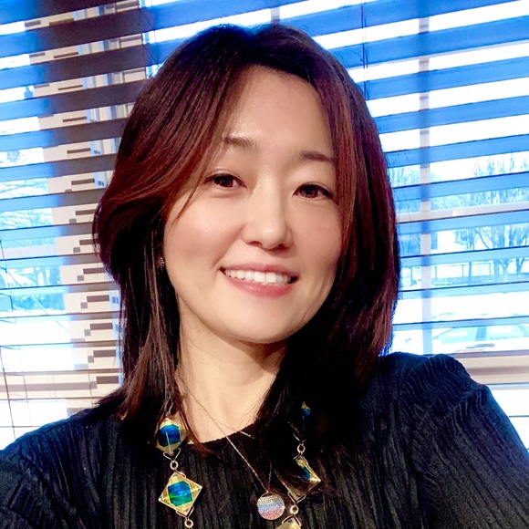 Profile Picture of Hyun sun Cho (@wherethesunis) on Poshmark