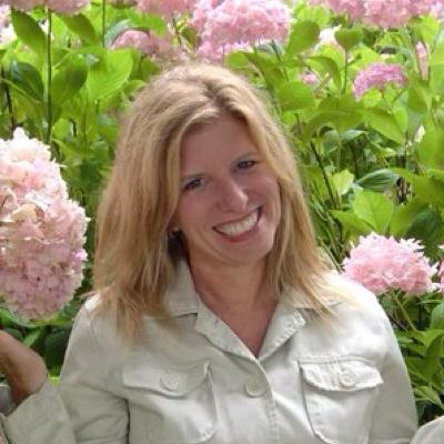 Profile Picture of Elizabeth Doss (@lizd9094) on Twitter