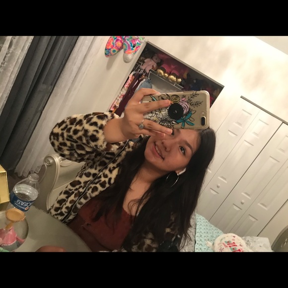 Profile Picture of Diana Astete (@dianaastete) on Poshmark
