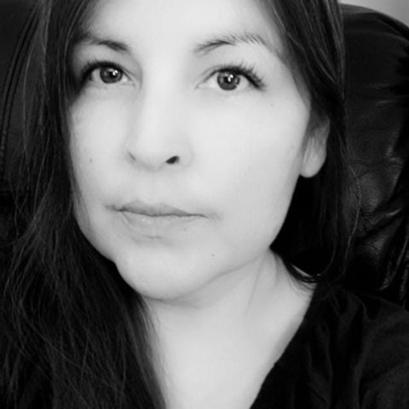 Profile Picture of April Gamble (@gamble35a) on Poshmark