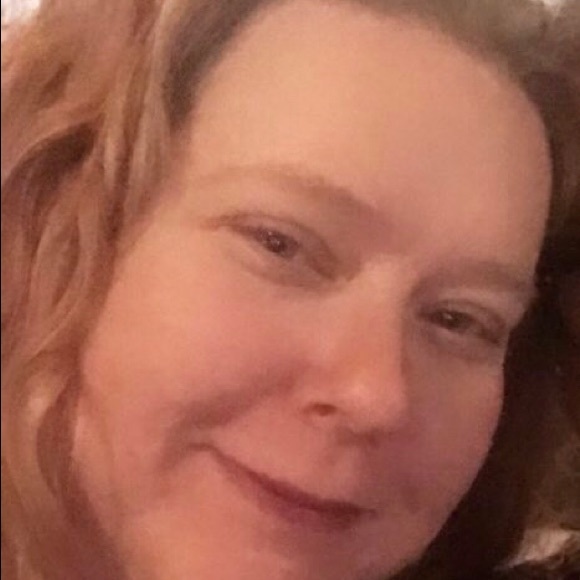 Profile Picture of Rachel Manning (@frankifoxkiller) on Poshmark