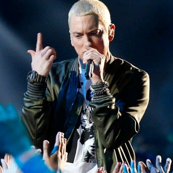 Profile Picture of Drexel Miller (@drexel2001) on Poshmark