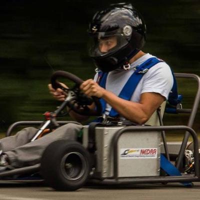 Profile Picture of James Nee (@theRightNee) on Twitter