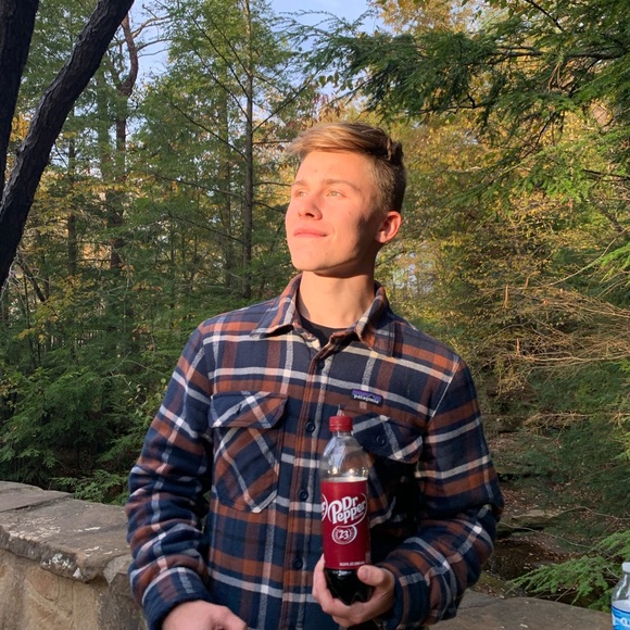 Profile Picture of Chris Janowick (@chrisjanowick) on Poshmark