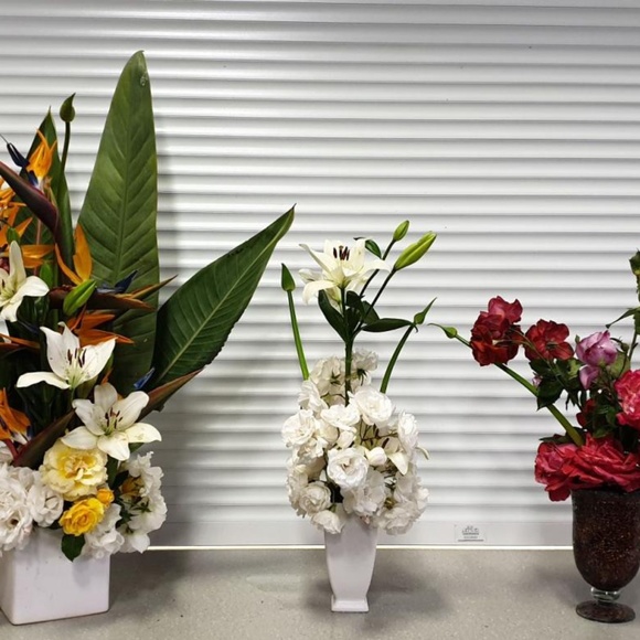 Profile Picture of Lo Ogendi (@lola569) on Poshmark