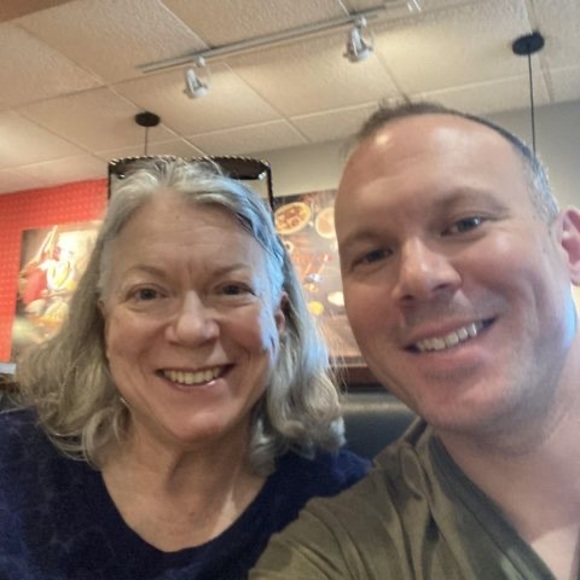 Profile Picture of Mary Weegman (@maryweegman) on Poshmark