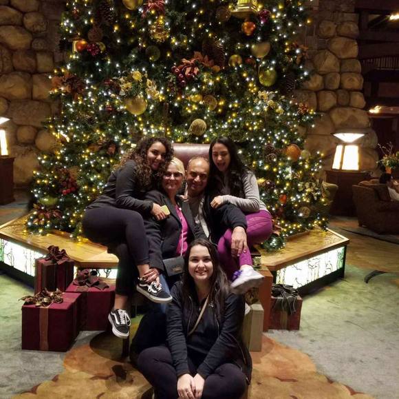 Profile Picture of Melanis Stepanian (@melaniss7) on Poshmark