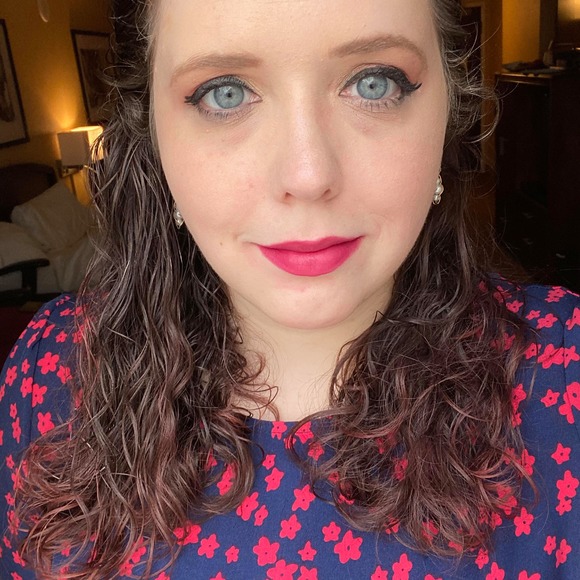 Profile Picture of Bailey Lester (@blester95) on Poshmark