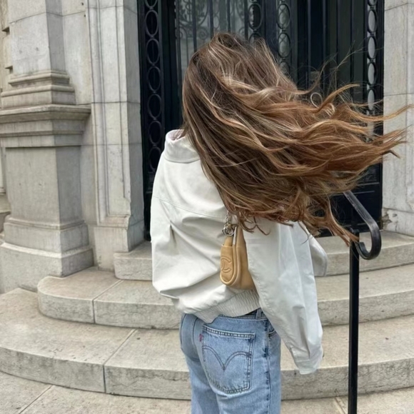 Profile Picture of Bethany Debartolo (@b_debartolo) on Poshmark