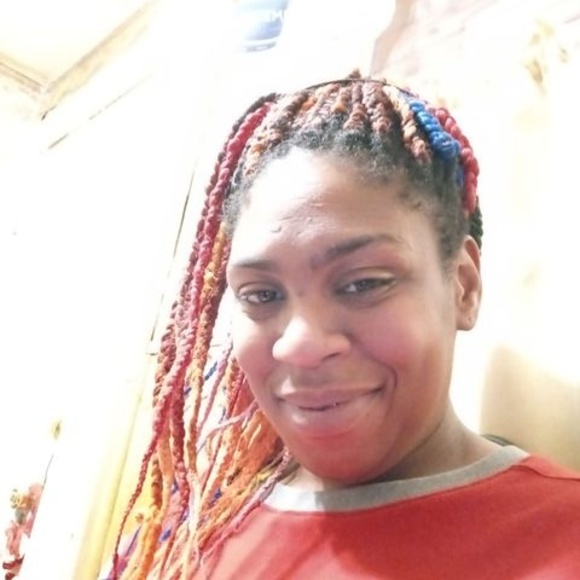 Profile Picture of Shawn Looney (@shawnlooney44) on Poshmark