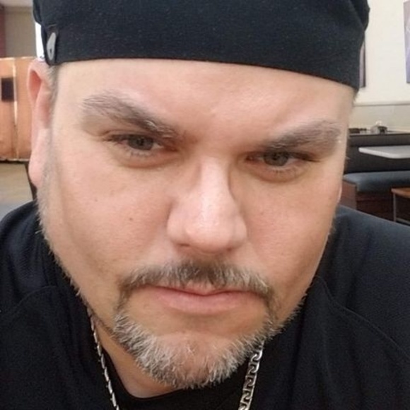 Profile Picture of Adam Daniels (@adamdaniels564) on Poshmark