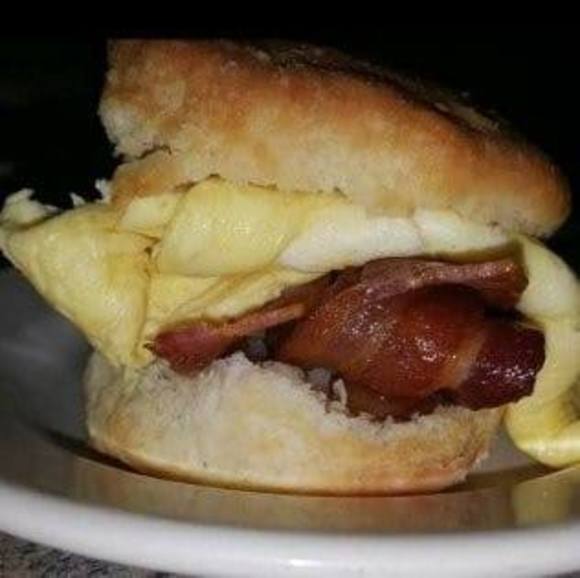 Profile Picture of Kiki Kalevas (@kikikalevas) on Poshmark