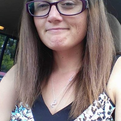 Profile Picture of Bobbie Hutton (@bobbie_hutton) on Twitter