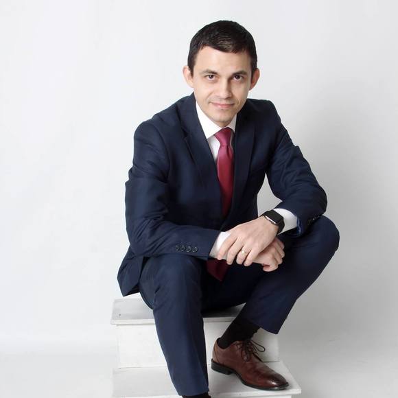 Profile Picture of Cata Oancea (@cataoancea) on Poshmark