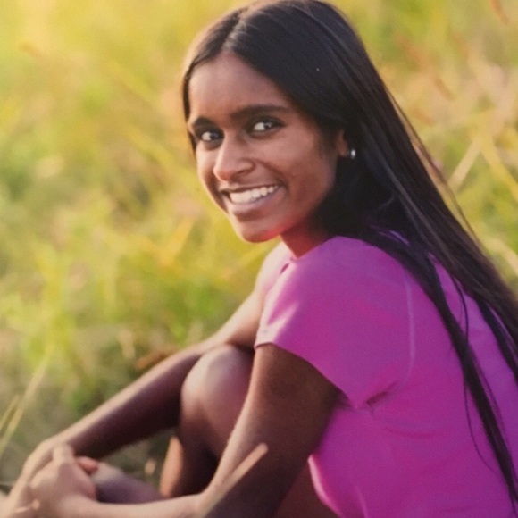 Profile Picture of Sarani Dasler (@dazzle18) on Poshmark