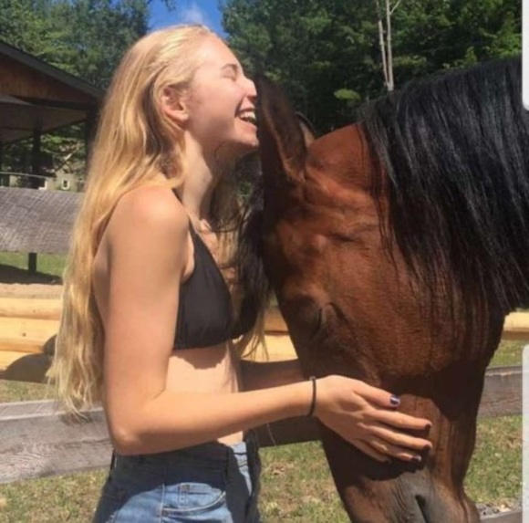 Profile Picture of Morgan Killingbeck (@morgankillingbe) on Poshmark