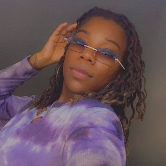 Profile Picture of Maya Fields (@mayafiyahh) on Poshmark
