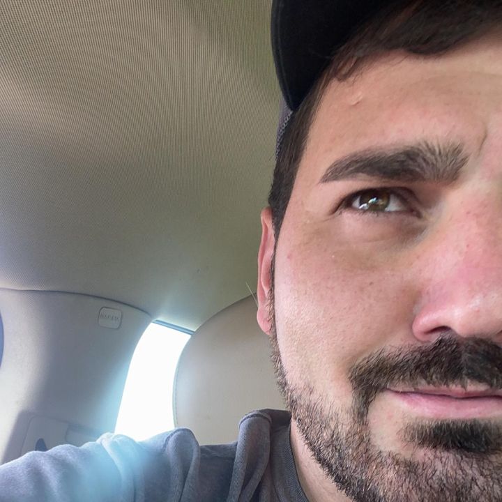 Profile Picture of Tyler Blagg (@cakesbythelakes) on Tiktok