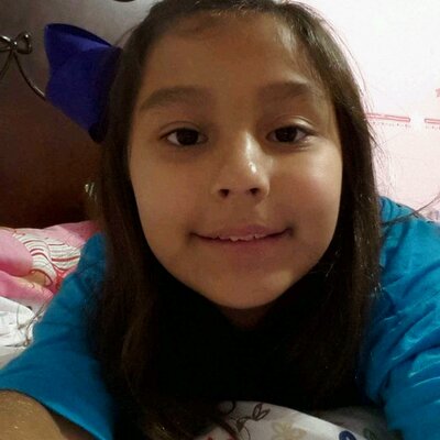 Profile Picture of Paula Sandez (@Paula5guys) on Twitter