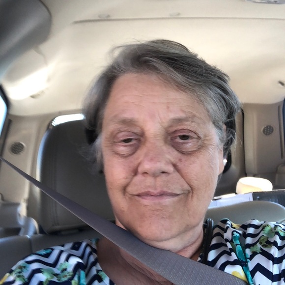 Profile Picture of Ann Crumpton (@1955crump) on Poshmark