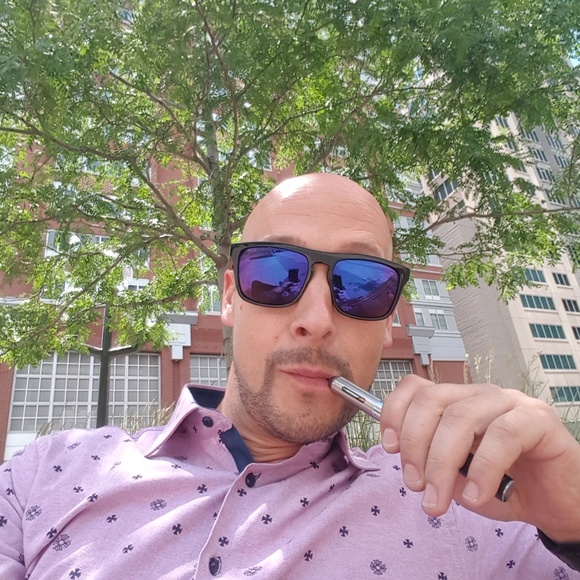Profile Picture of Daniel Proschuk (@dproschuk) on Poshmark
